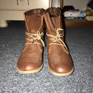 Vintage brown ankle boots
